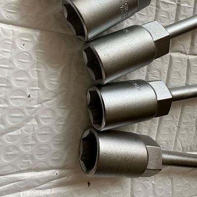 1000°C抵抗 石油鉱山の掘削のためのカスタマイズ可能なセメント化炭化物ノズル