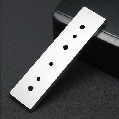 カスタムセメントタングステンカーバイド合金三穴化学繊維スリッターブレードフィルムスリット工業用機械ナイフ